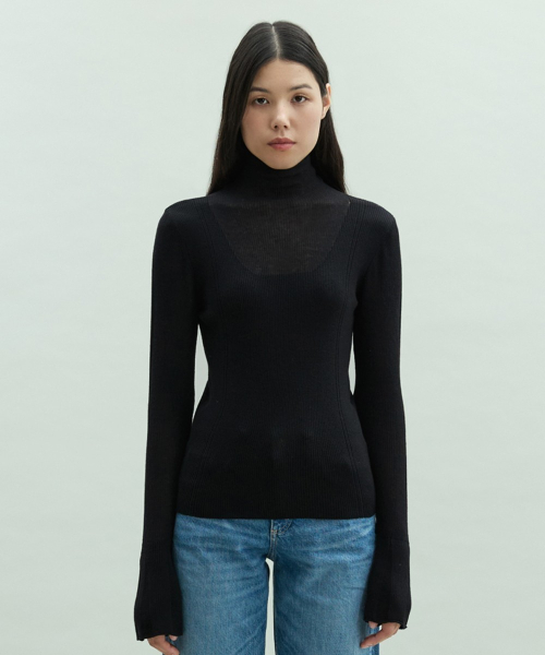 Bell-sleeve Turtleneck Pullover [BLACK]