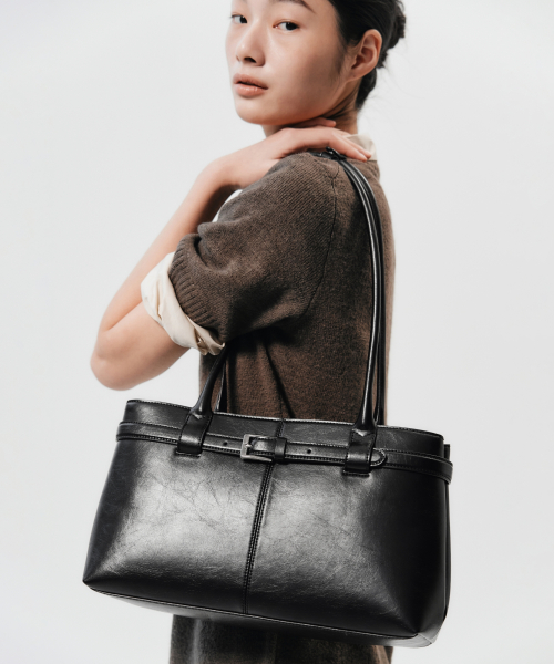 무신사 스탠다드 우먼() 우먼즈 벨티드 숄더백 [블랙] 상품 이미지