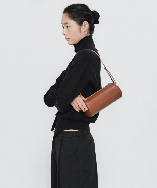 무신사 스탠다드 우먼() 우먼즈 스몰 실린더 숄더백 [브라운] 상품 이미지