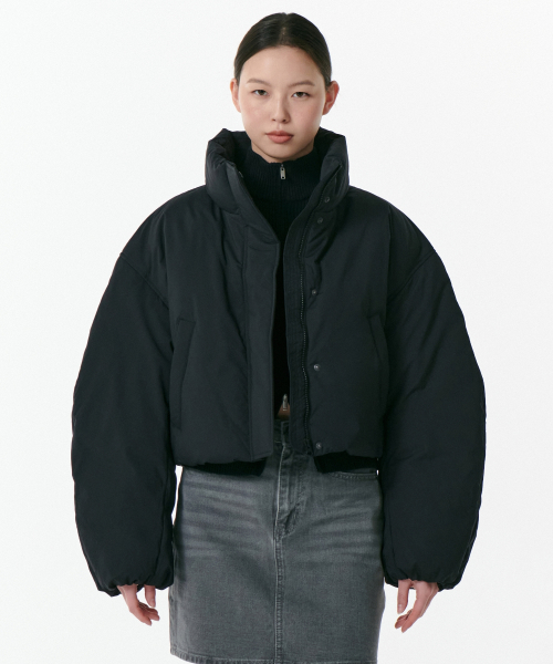 무신사 스탠다드 우먼() [3만원 이상 구매시 구매 가능] 우먼즈 볼륨 슬리브 크롭 패딩 재킷 [블랙] 상품 이미지