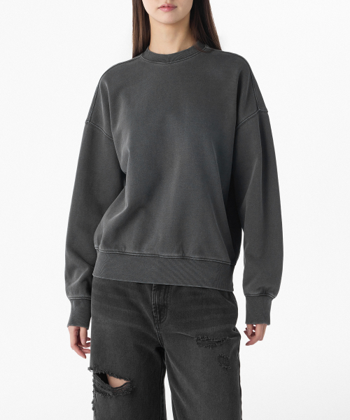 무신사 스탠다드 우먼() [3만원 이상 구매시 구매 가능] 우먼즈 피그먼트 오버사이즈 스웨트셔츠 [차콜 그레이] 상품 이미지