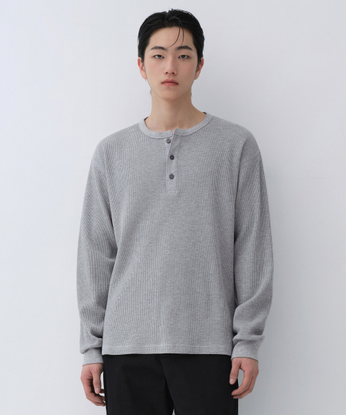 WAFFLE HENLEY NECK LONG SLEEVE T-SHIRT [MEDIUM GREY]
