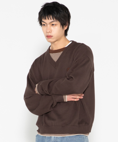 XTK180 스트라이프 레이어드 브이넥 풀오버 니트 (BROWN)
