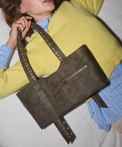 CIG STUD BAG IN KHAKI BROWN