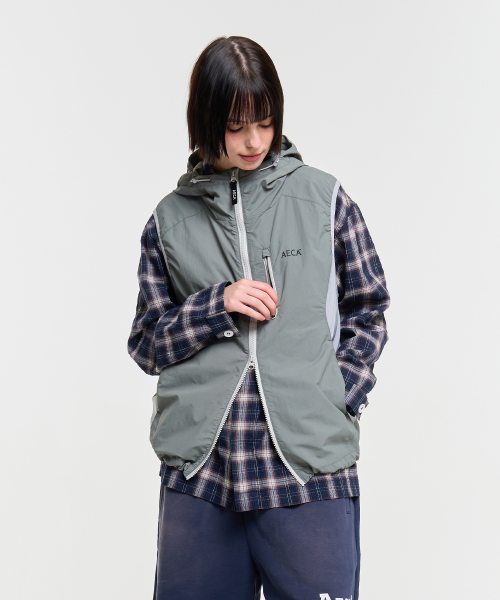 NYLON HOODED VEST-GREY
