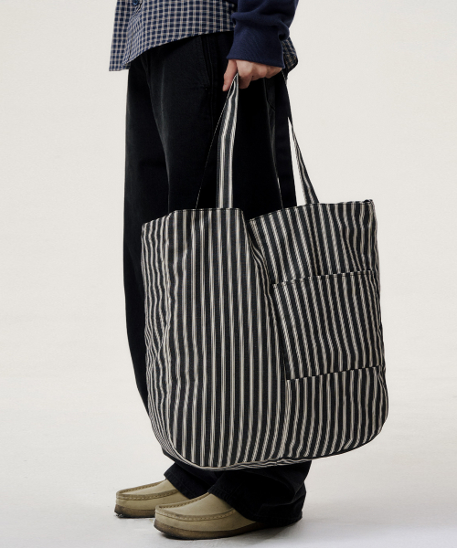 REVERSIBLE STRIPE PACKABLE COTTON BAG - BLACK