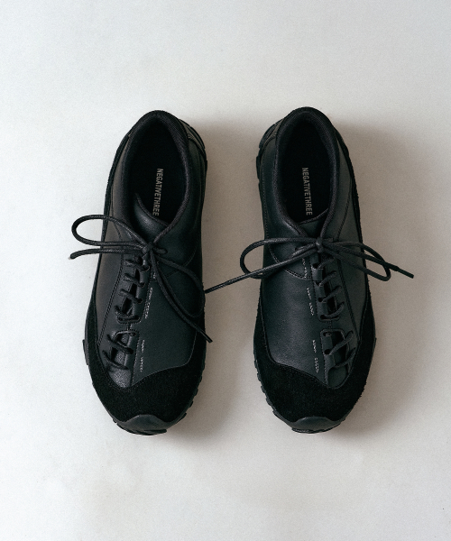 Curved Lace No.2 Sneakers_Black