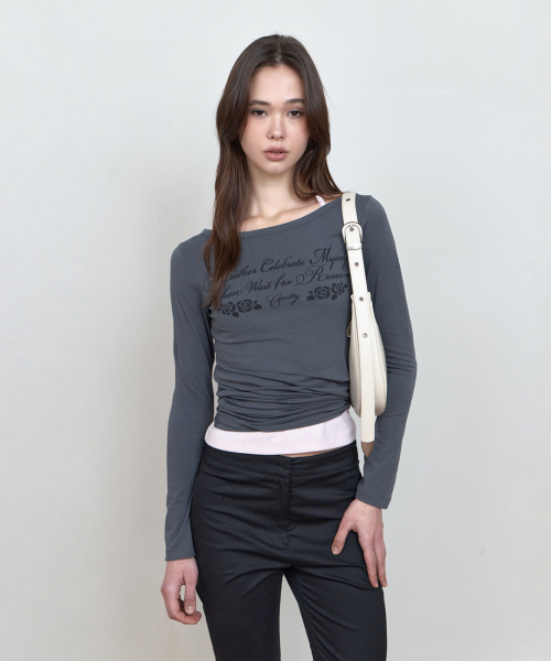 C ROSE GRAPHIC OFF-SHOULDER T-SHIRT_CHARCOAL