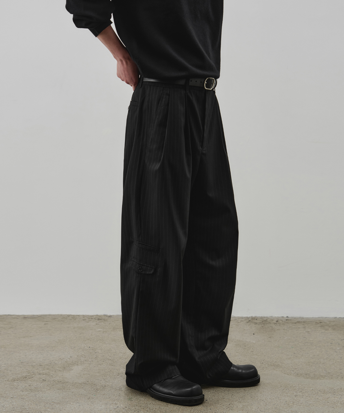 PINSTRIPE UTILITY WIDE SLACKS [BLACK]