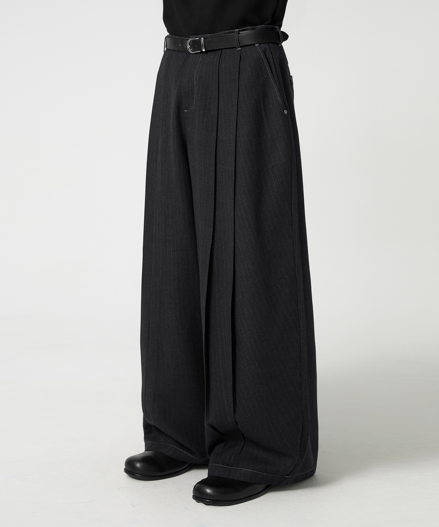 TWO TUCK LIKE DENIM WIDE SLACKS BLACK