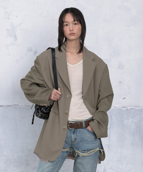 LOWCUT BLAZER IN KHAKI BEIGE