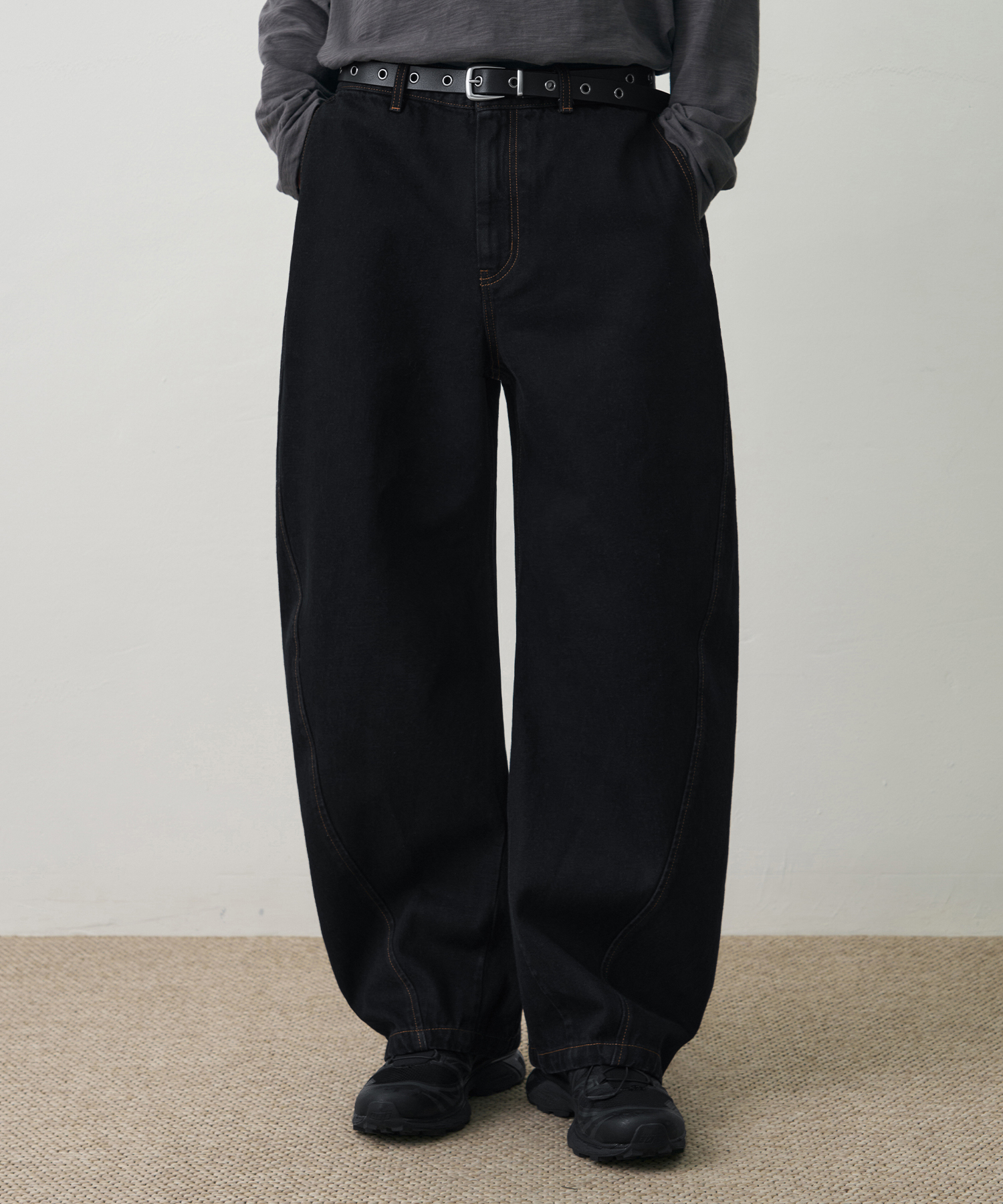 WIDE CURVED TRUE DENIM PANTS [BLACK INDIGO]