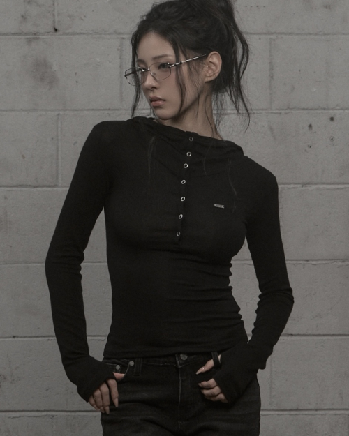 High-neck Hooded Top (black)