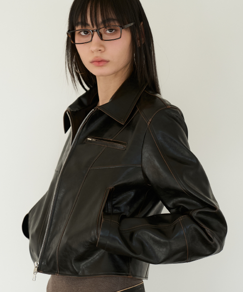 Cutline Crop Leather куртка in чёрный