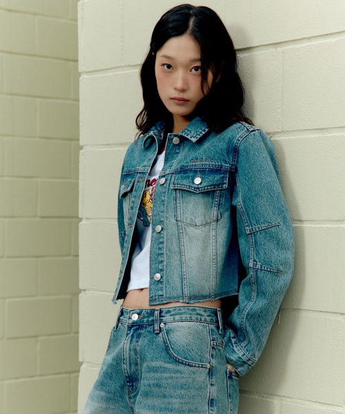 WOMAN DENIM TRUCKER JACKET