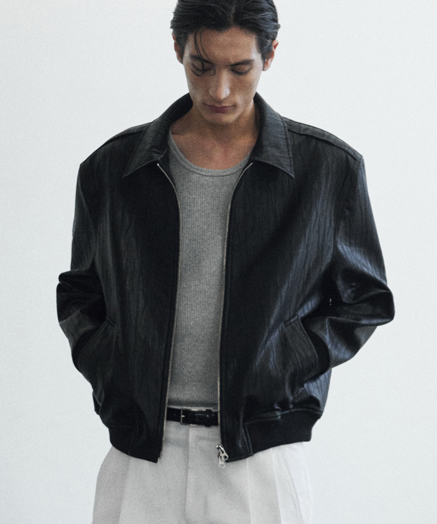 ALIGN CRACK LEATHER CROP JACKET [BLACK]