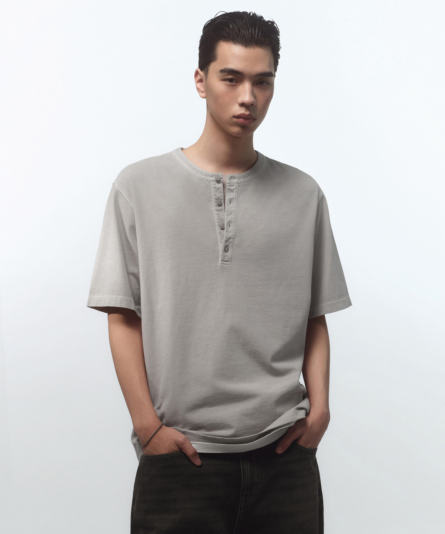 PIGMENT HENLEY NECK T-SHIRT [DUSTY CREAM]