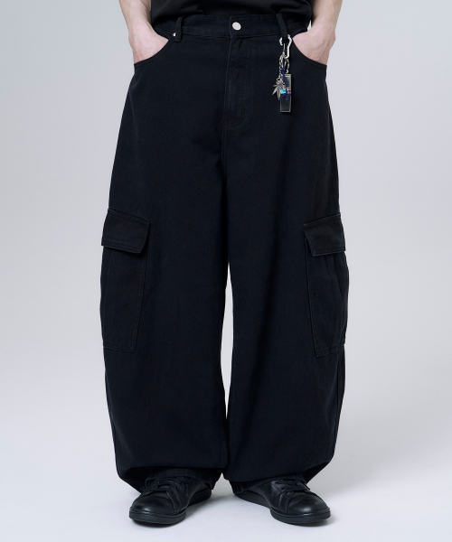 Широкие карго изогнутого кроя Black