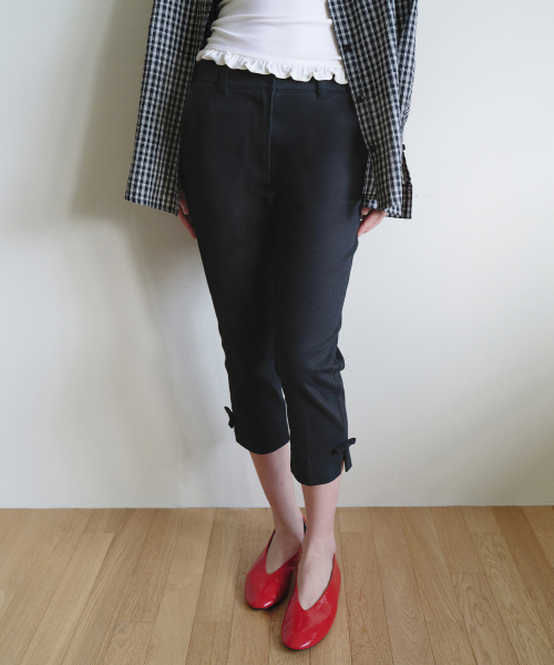 로라로라(ROLAROLA) RIBBON CAPRI PANTS BLACK - 사이즈 & 후기 | 무신사