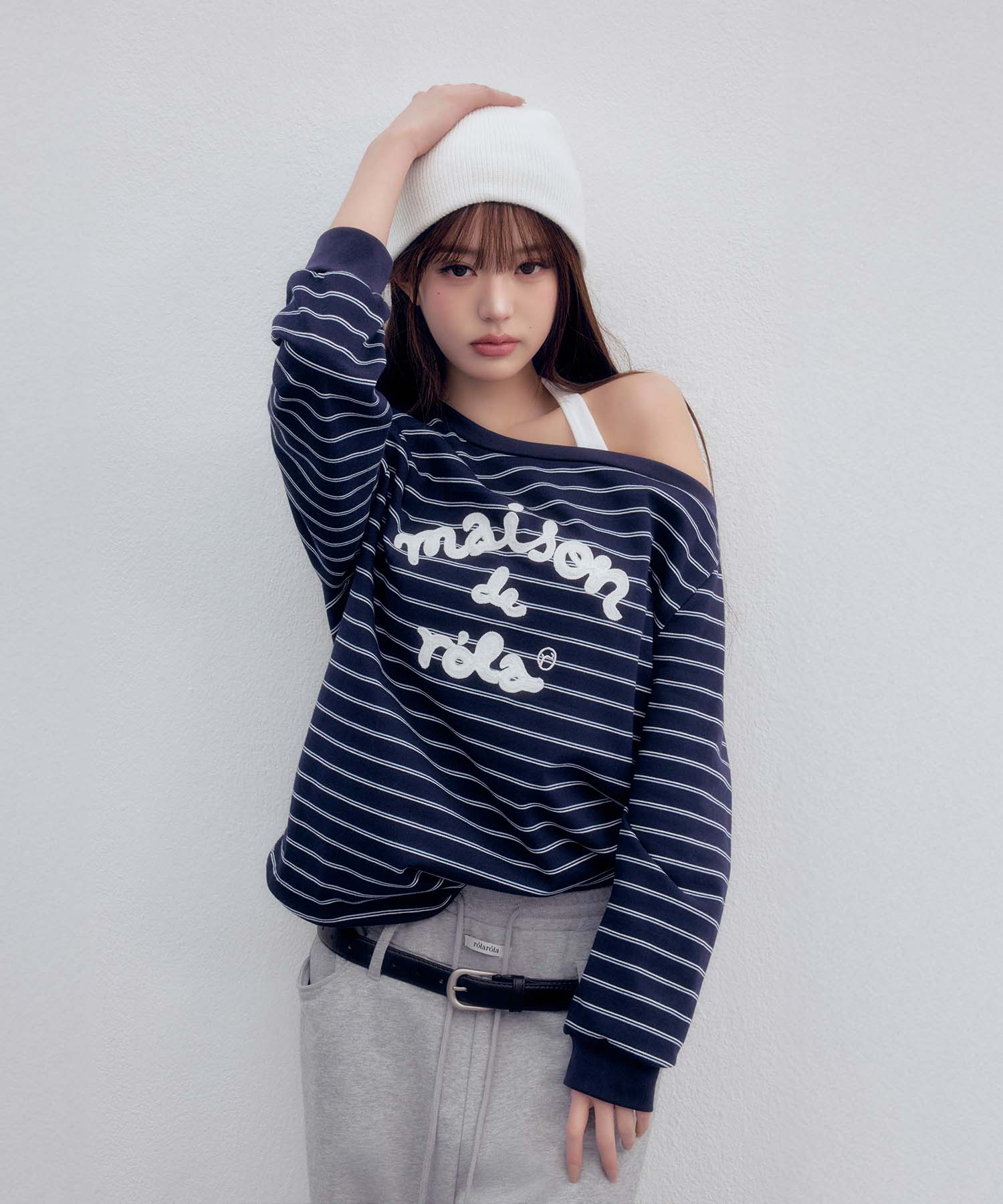 MAISON DE ROLA EMBROIDERY OFF SHOULDER STRIPE SWEATSHIRT NAVY