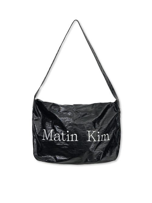 GLOSSY LIGHT TWO WAY BAG IN BLACK
