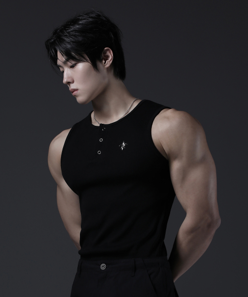 글로리 헨리넥 슬리브리스 [블랙]