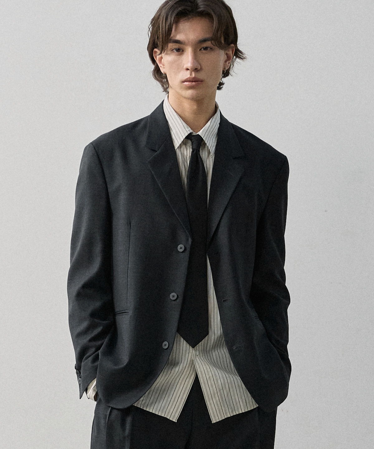 Wool Blended Three-Button Blazer – Deep