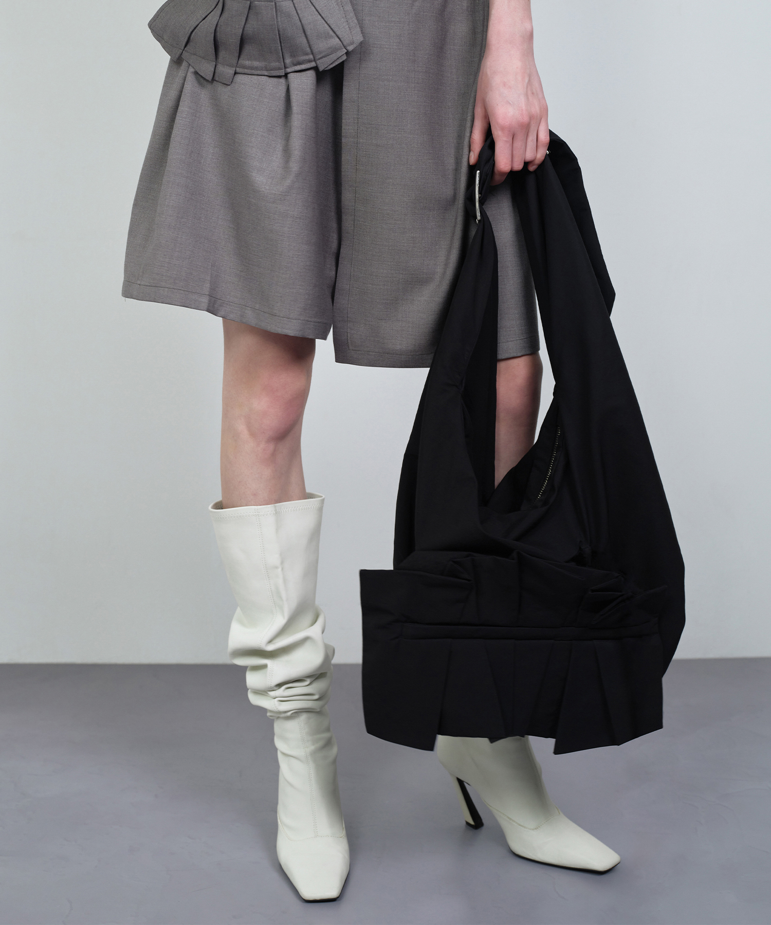 FOLDED POUCH SHOULDER BAG (UNISEX)