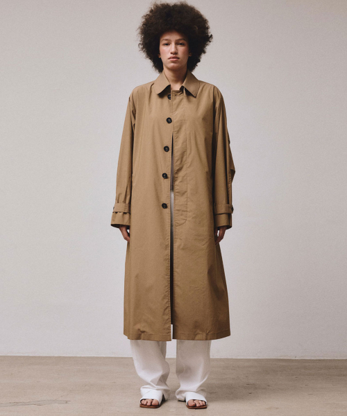TYPEWRITER BELTED MAC COAT (BEIGE)