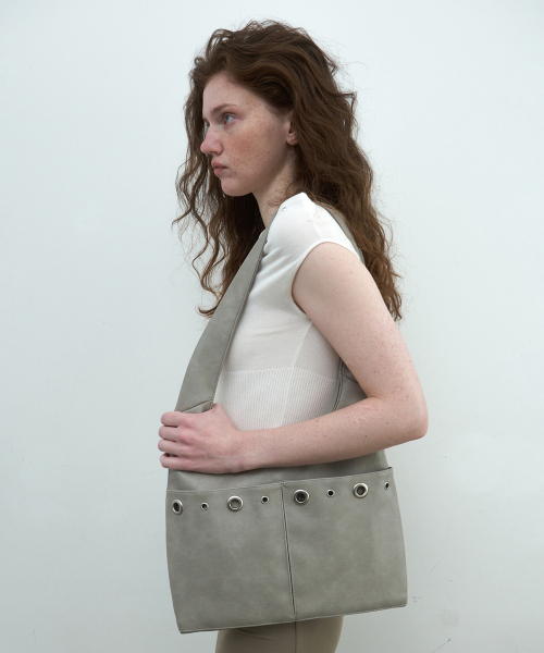 Vintage Eyelet Shoulder Bag / Gray