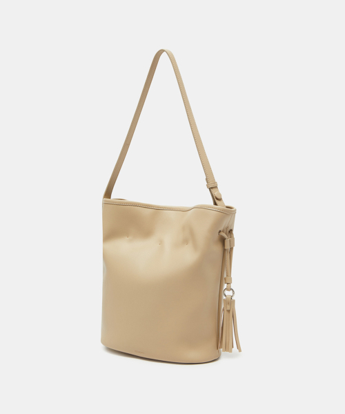Faugeres Tassel Bucket Shoulder 21_RCBSX26142TPX