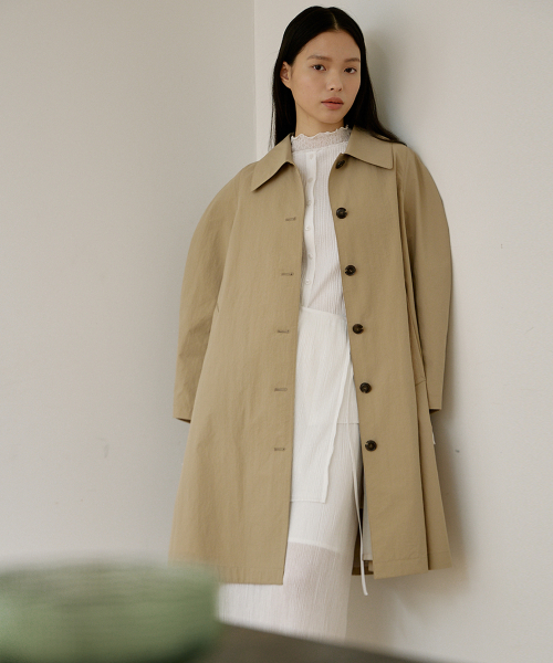 Curved Trench пальто [Beige]