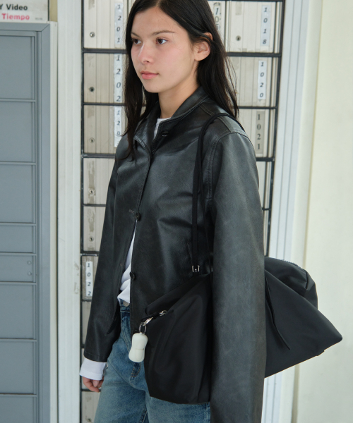 CARAMEL BOX SHOULDER BAG_BLACK [LC267BA06BK]
