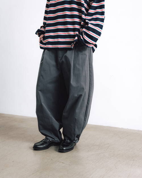 One Tuck Balloon Pants - Grey