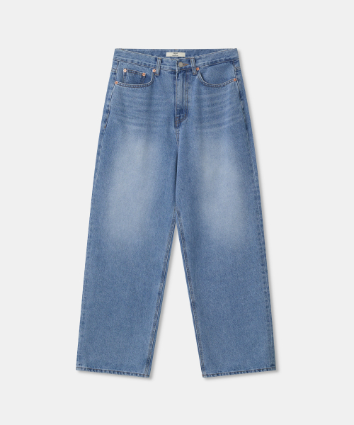 Light washed jeans / LIGHT BLUE