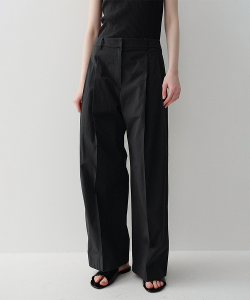 NYLON WIDE TUCK PANTS (BLACK)