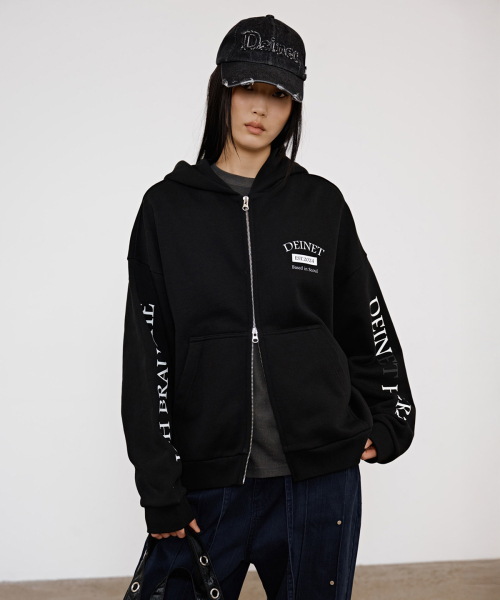 GERMAN LETTERING HOODIE ZIP-UP IN BLACK