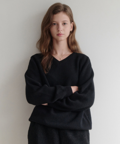 esy cashmere v-neck knit Black