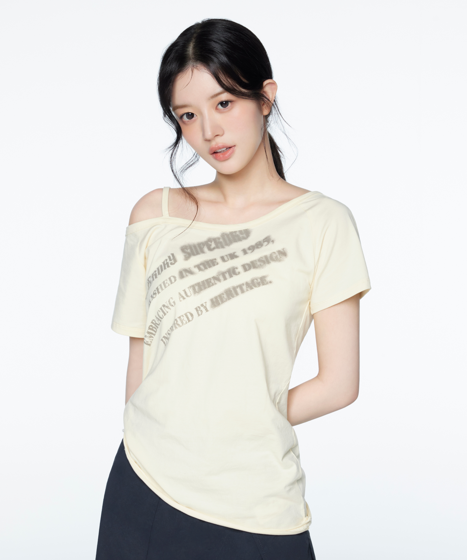 Женская футболка Script Light Yellow SDFISCQ55LYE