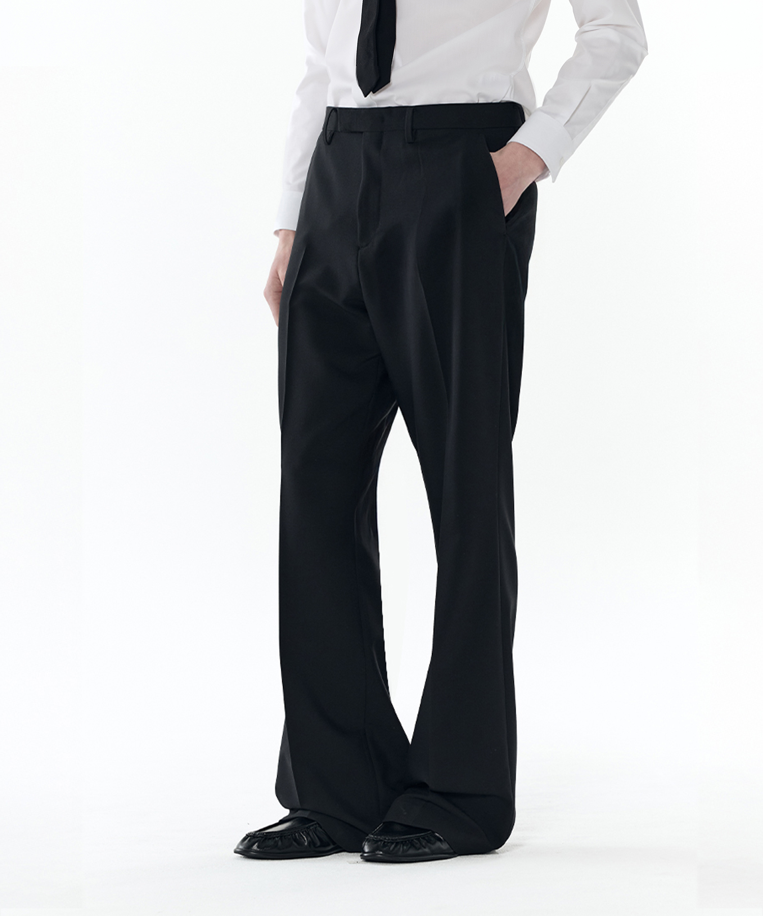 Essential Flare Slacks [BLACK]