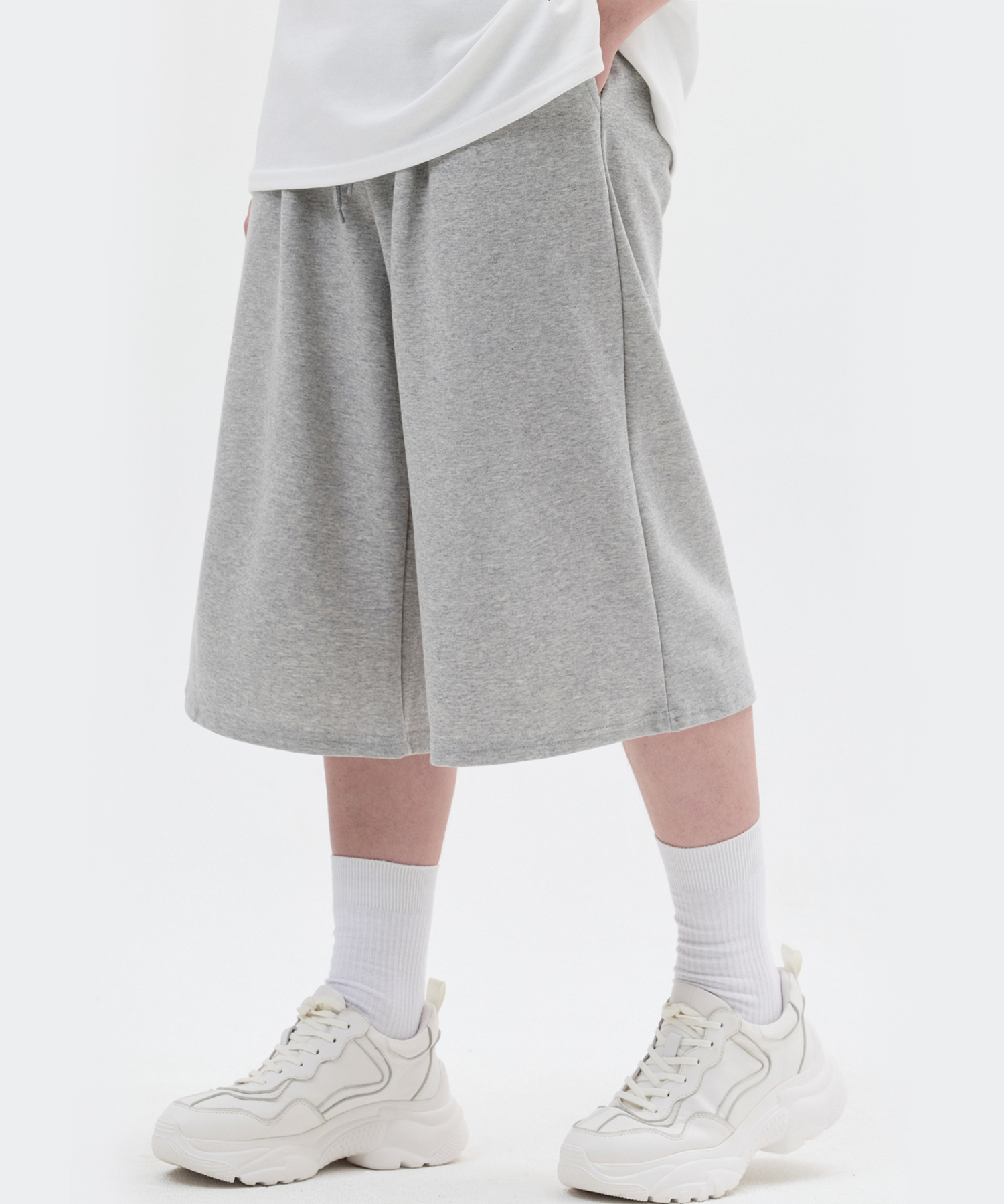 One Tuck Capri Bermuda Sweat pants 3 colors