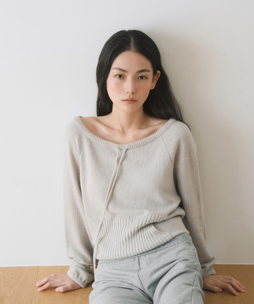 STRING OFFSHOULDER POCKET KNIT, LIGHT GREY