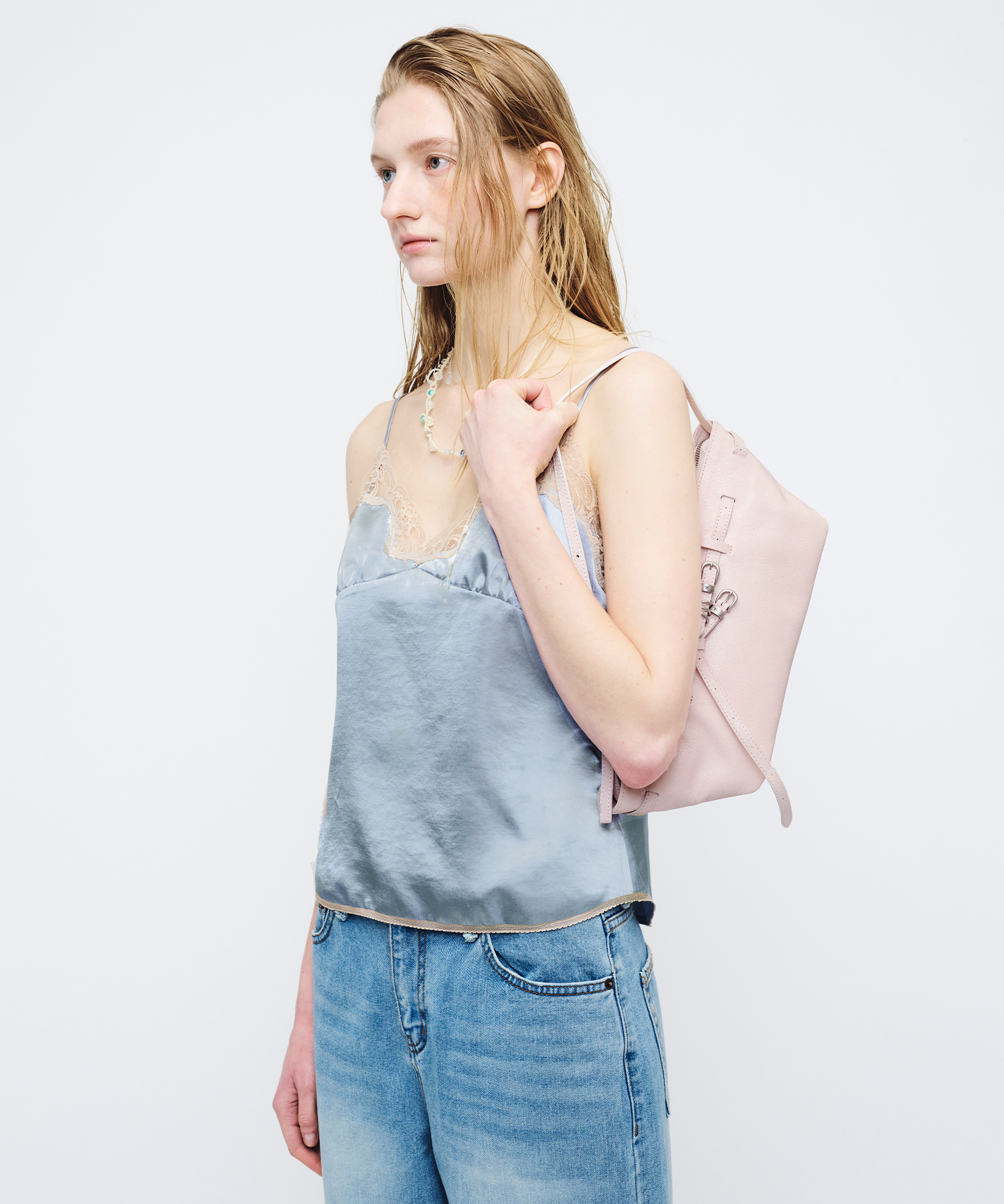 GRANDMA USED SLING BAG_pale розовый cracked