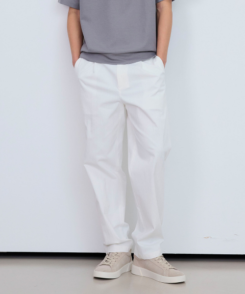 White one tuck relaxes fit linen like banding pants