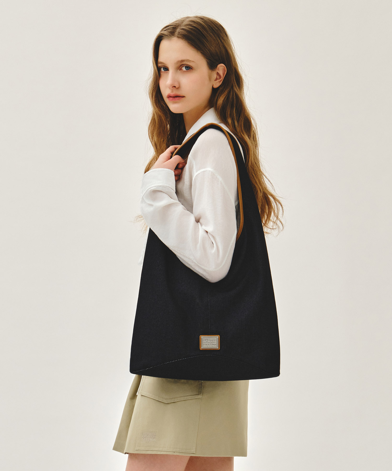 CLASSIC LOGO ONE SHOULDER BUCKET BAG dark blue