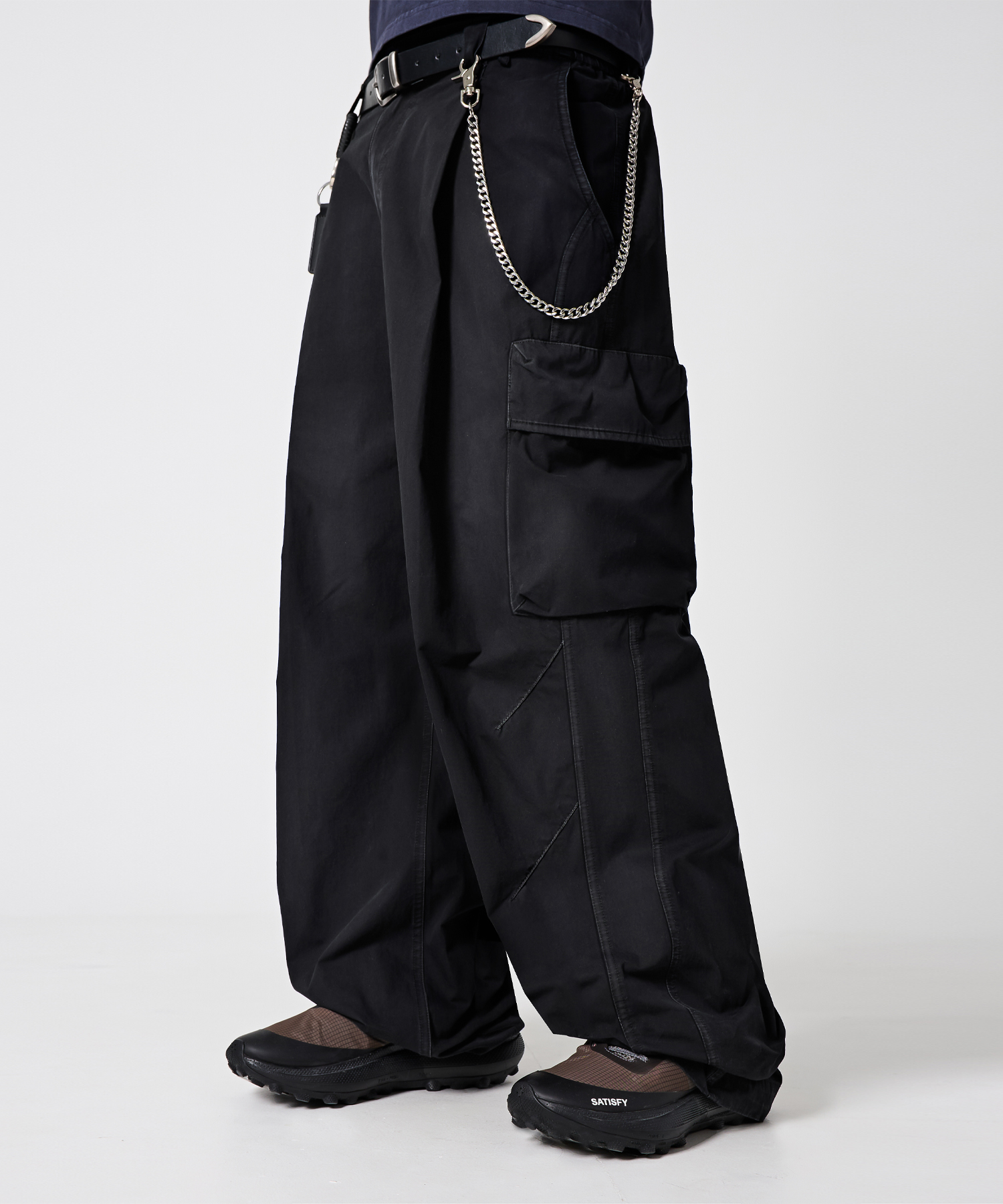 [SUMMER] VLAD CURVED BANDING CARGO PANTS_BLACK