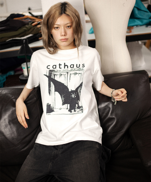 CATHAUS TEE (OFF WHITE)