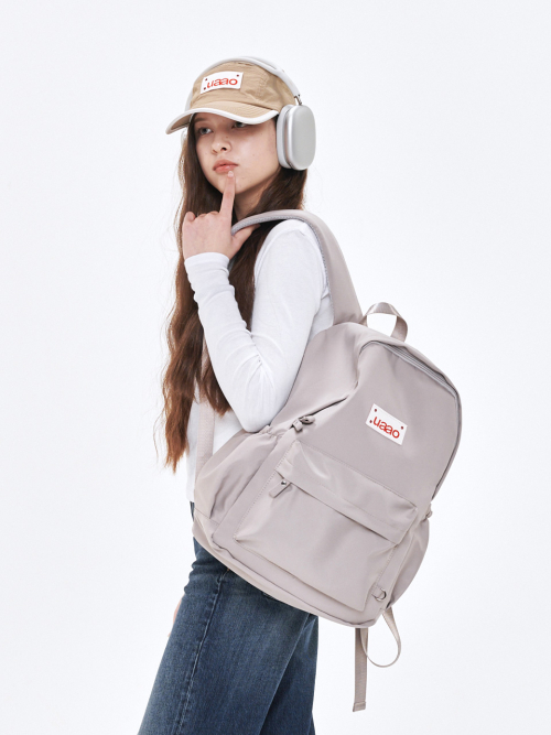 데일루 클래식 키링 디테일 데일리백팩 (Beige Gray)