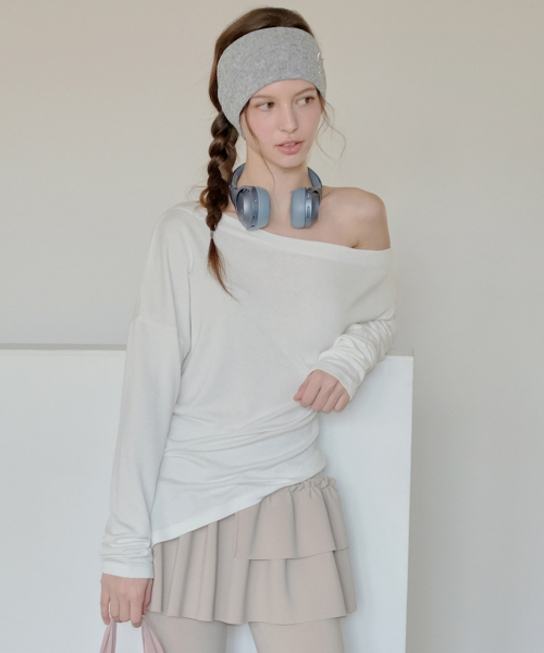 Lisa Off-shoulder Blouse