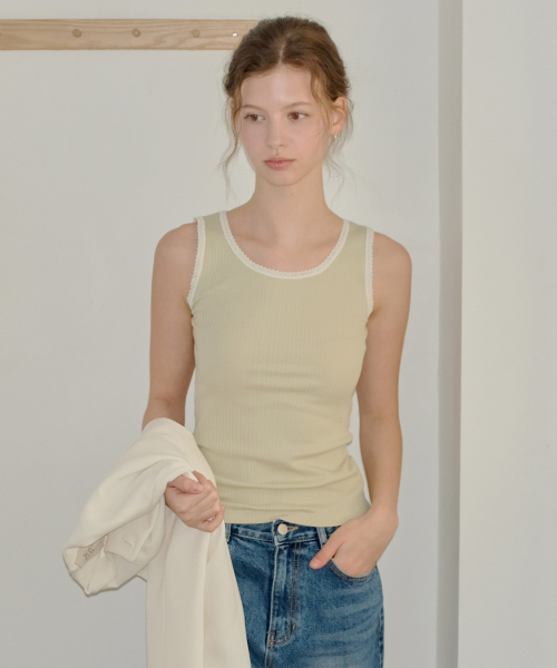 Blanc Lace Sleeveless
